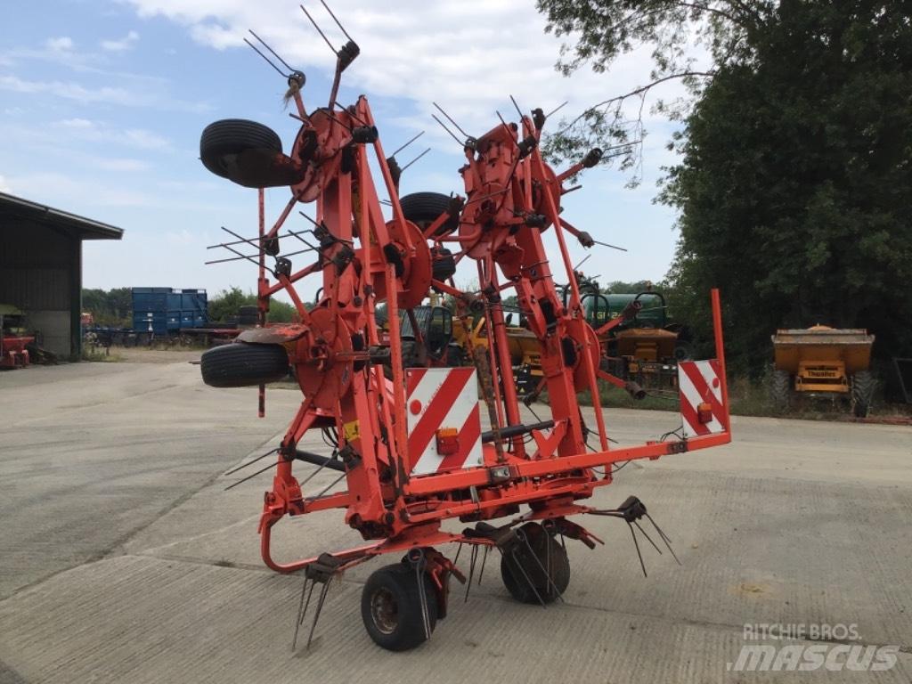 Kuhn GF 8702 Okretači i sakupljači sijena