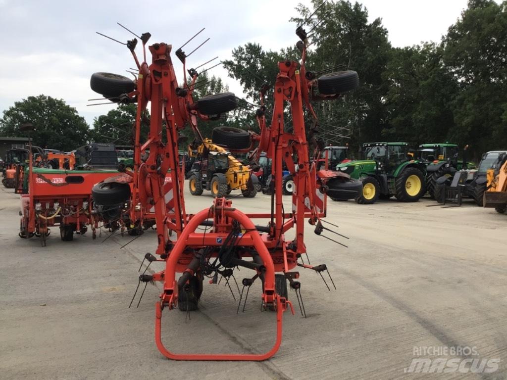 Kuhn GF 8702 Okretači i sakupljači sijena