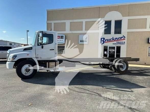 Hino L7 Kamioni-šasije