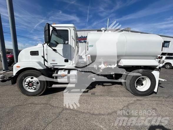 Mack MD7 Kamioni cisterne