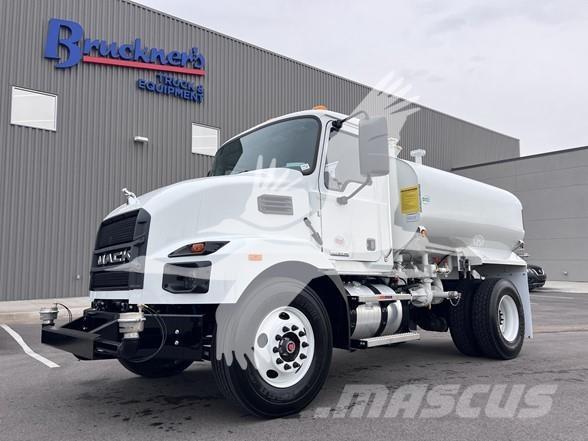 Mack MD7 Kamioni cisterne