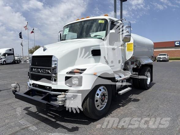 Mack MD7 Kamioni cisterne