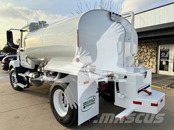 Mack MD7 Kamioni cisterne