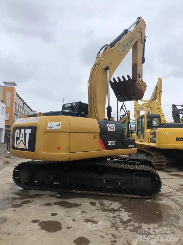 CAT 323 D Bageri gusjeničari