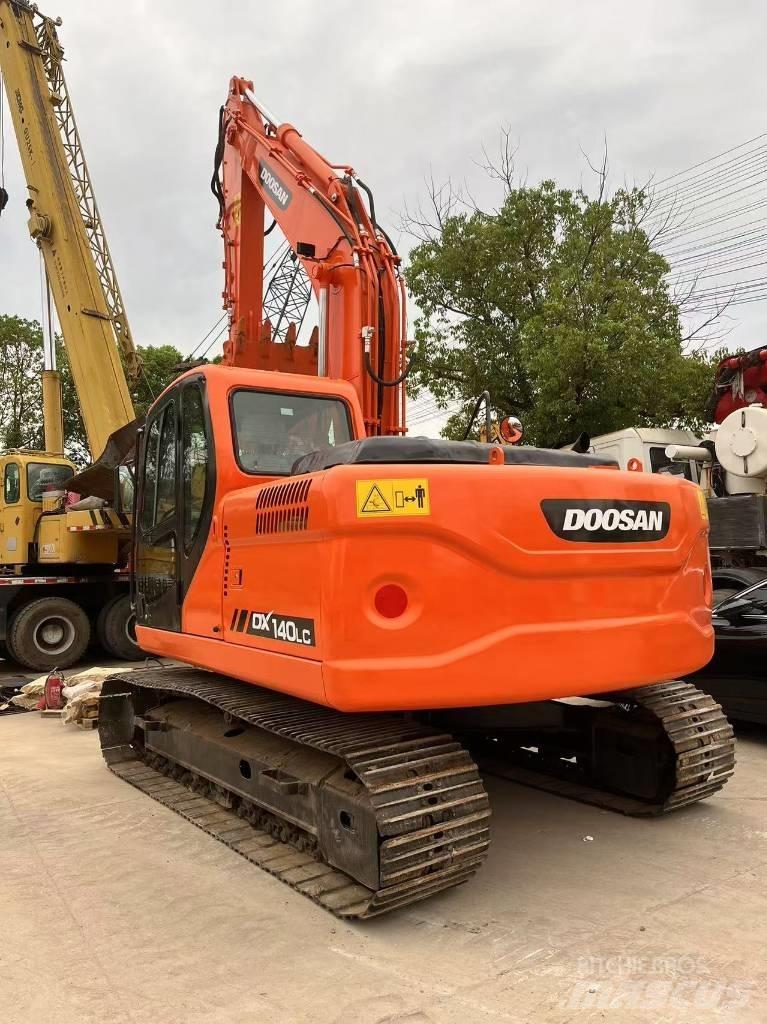 Doosan DX 140 Bageri gusjeničari