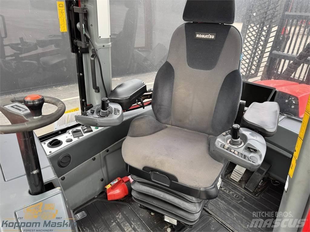 Komatsu 875 Forvarderi