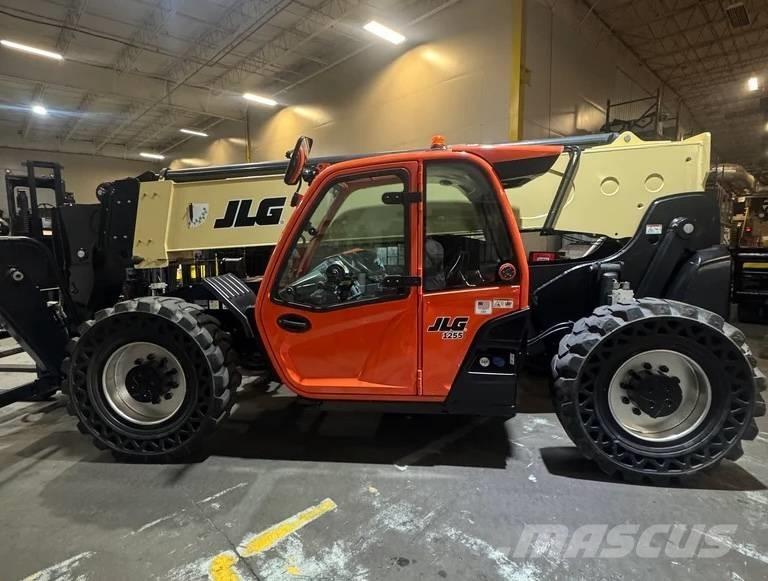 JLG 1255 Teleskopski viličari