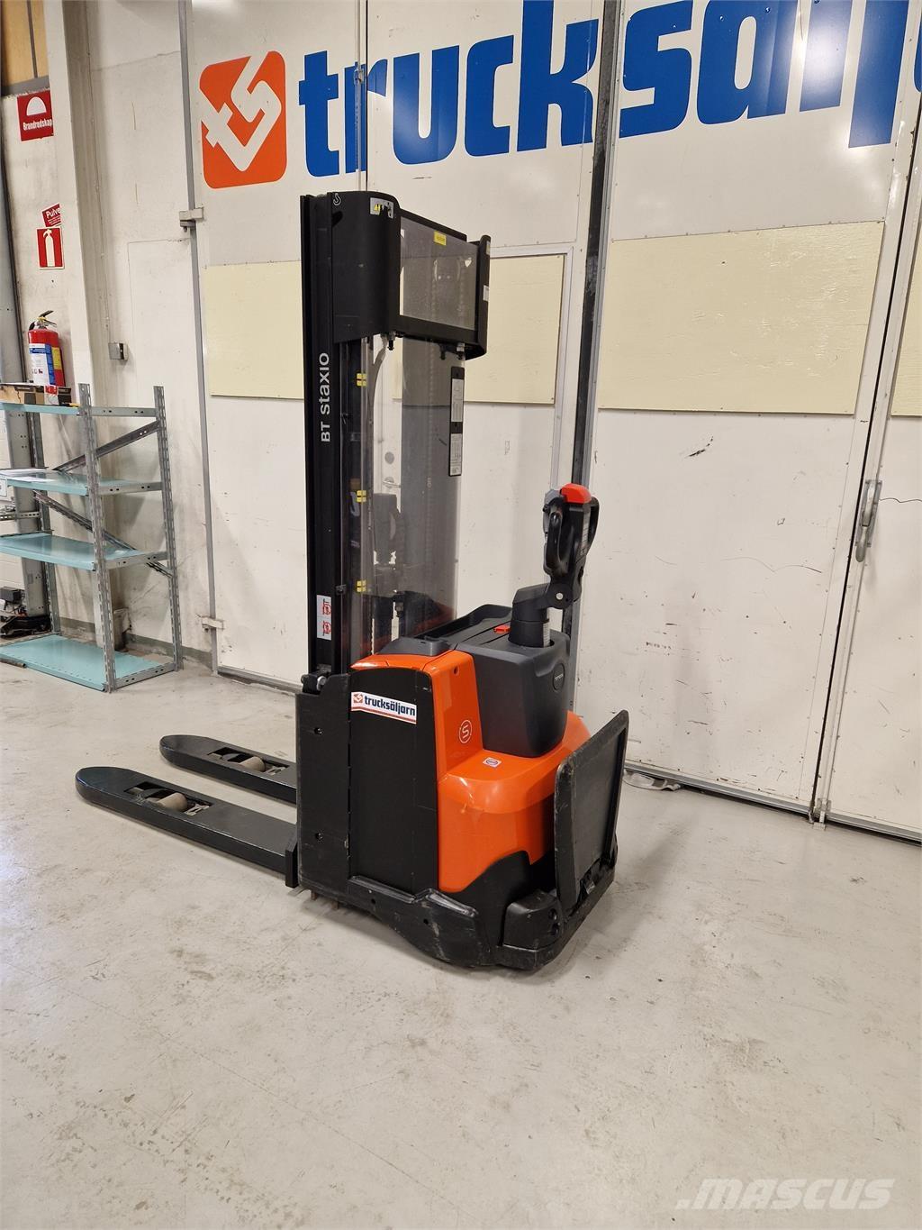 Toyota SWE120L Samopogonski ručni viličari