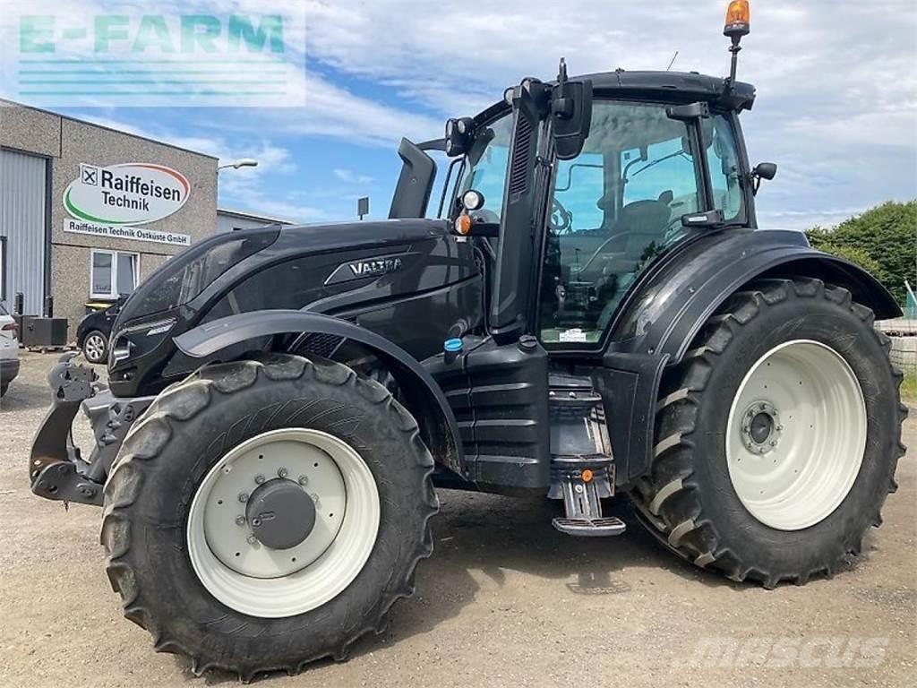 Valtra t254a mr19 Traktori