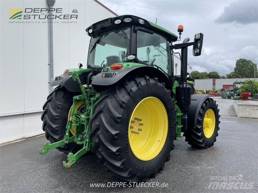 John Deere 6155R Traktori