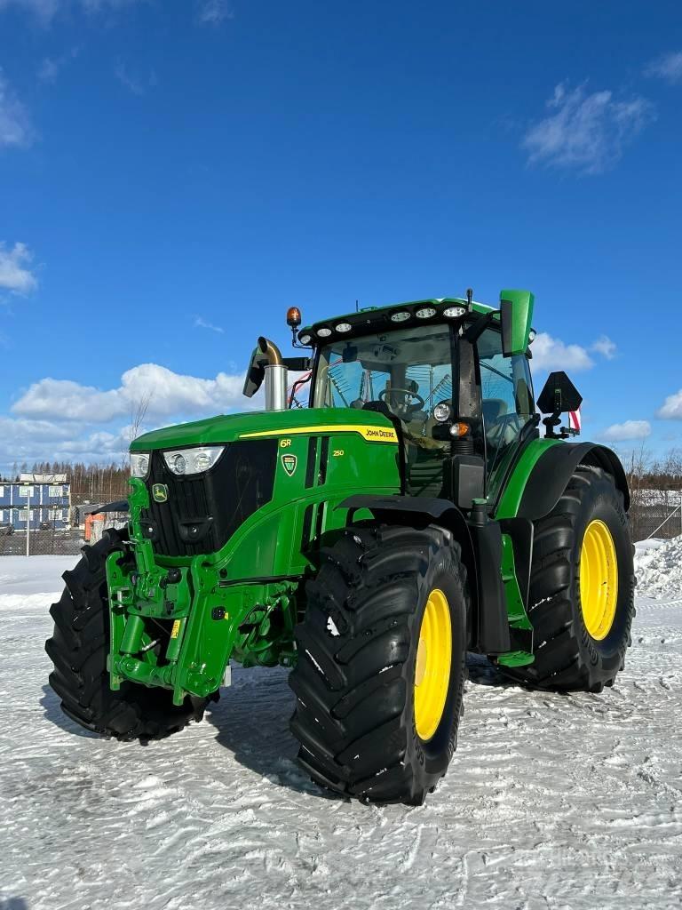 John Deere 6R 250 Traktori
