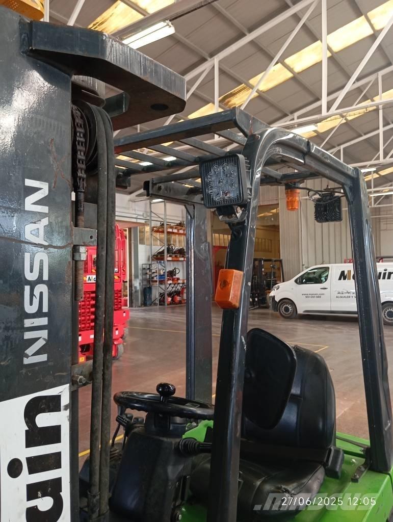 Nissan 1N1L180Q Dizelski viličari