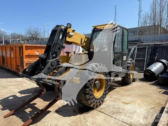 CAT TH82 Teleskopski viličari