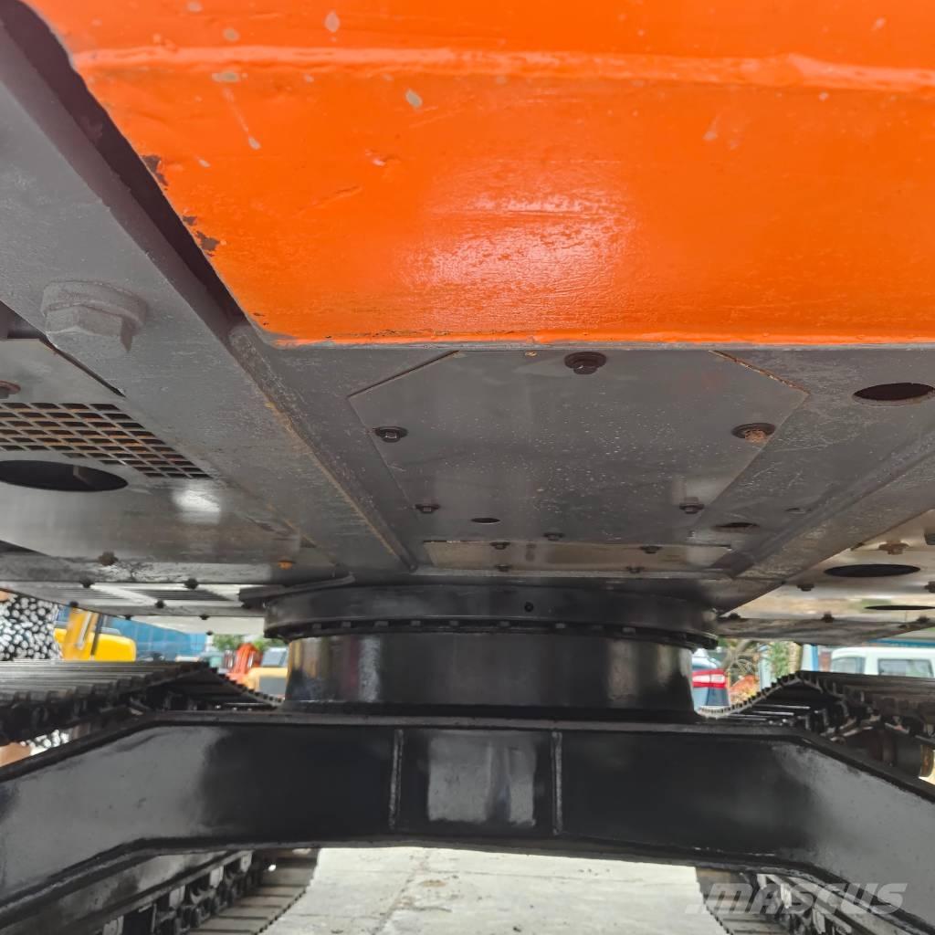 Hitachi ZX 120 Bageri gusjeničari