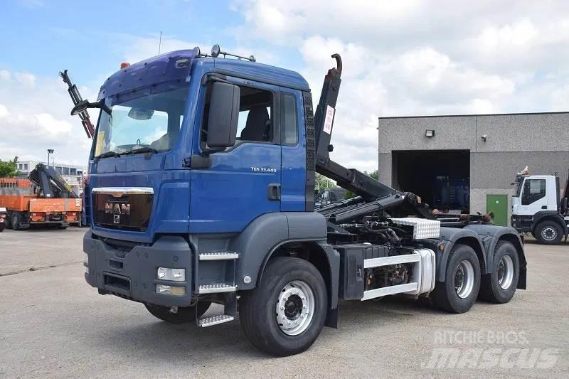 MAN TGS 33.440 Rol kiper kamioni s kukama za dizanje