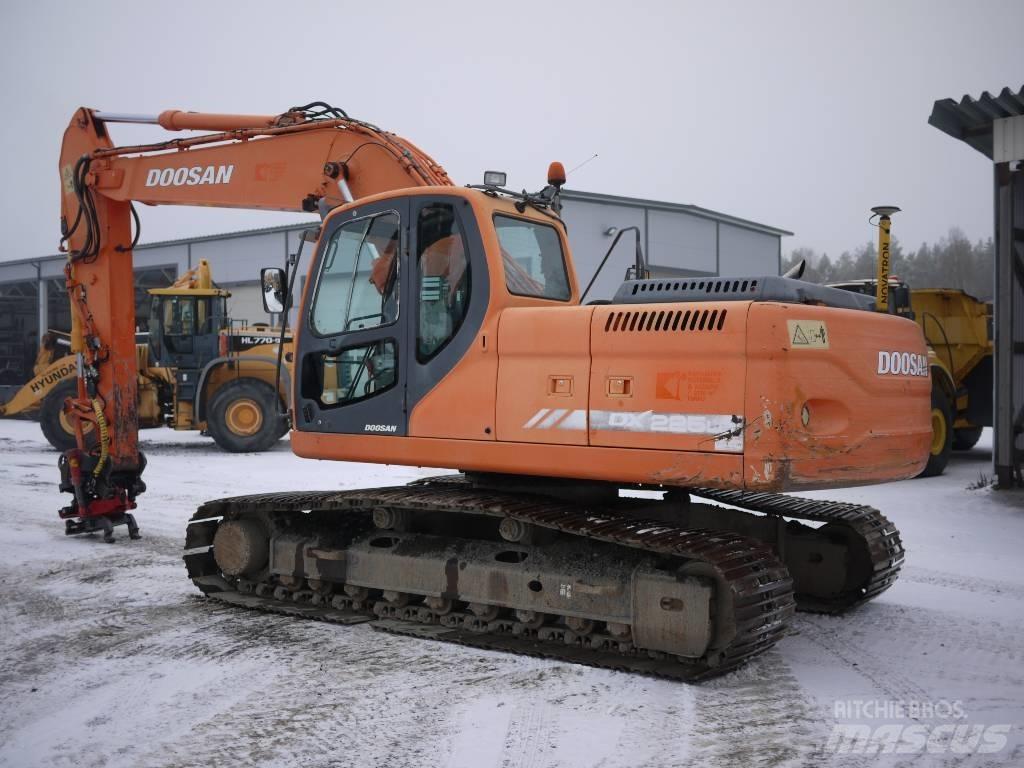 Doosan DX 225 LC Bageri gusjeničari