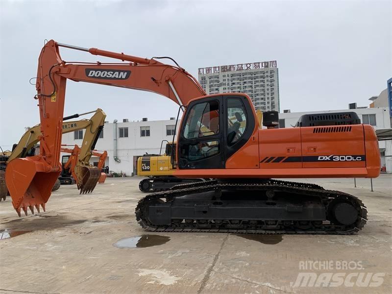 Doosan DX300 Bageri gusjeničari