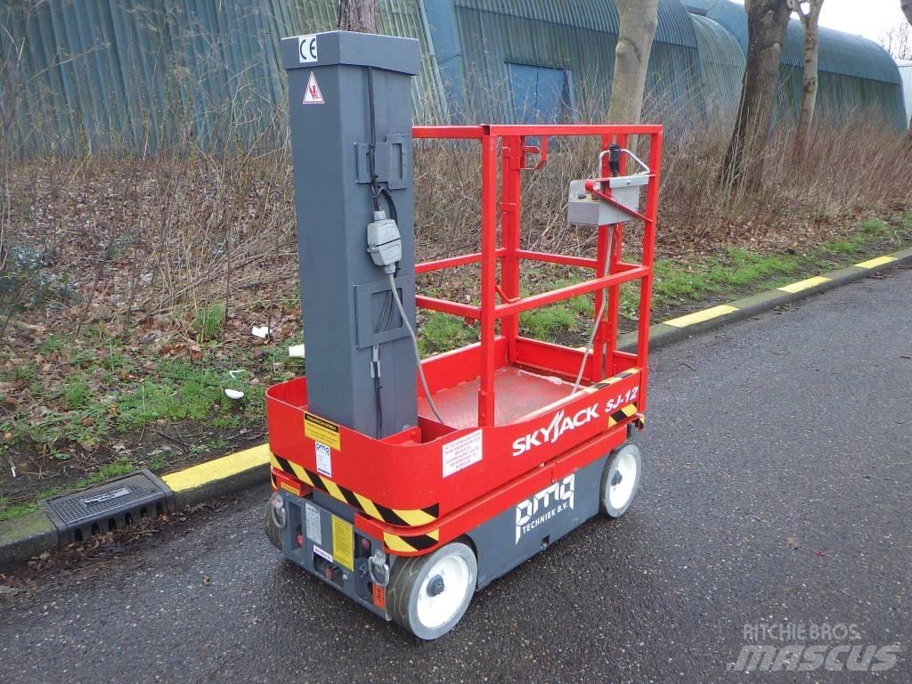 SkyJack SJ12 Vertikalne radne podizne platforme