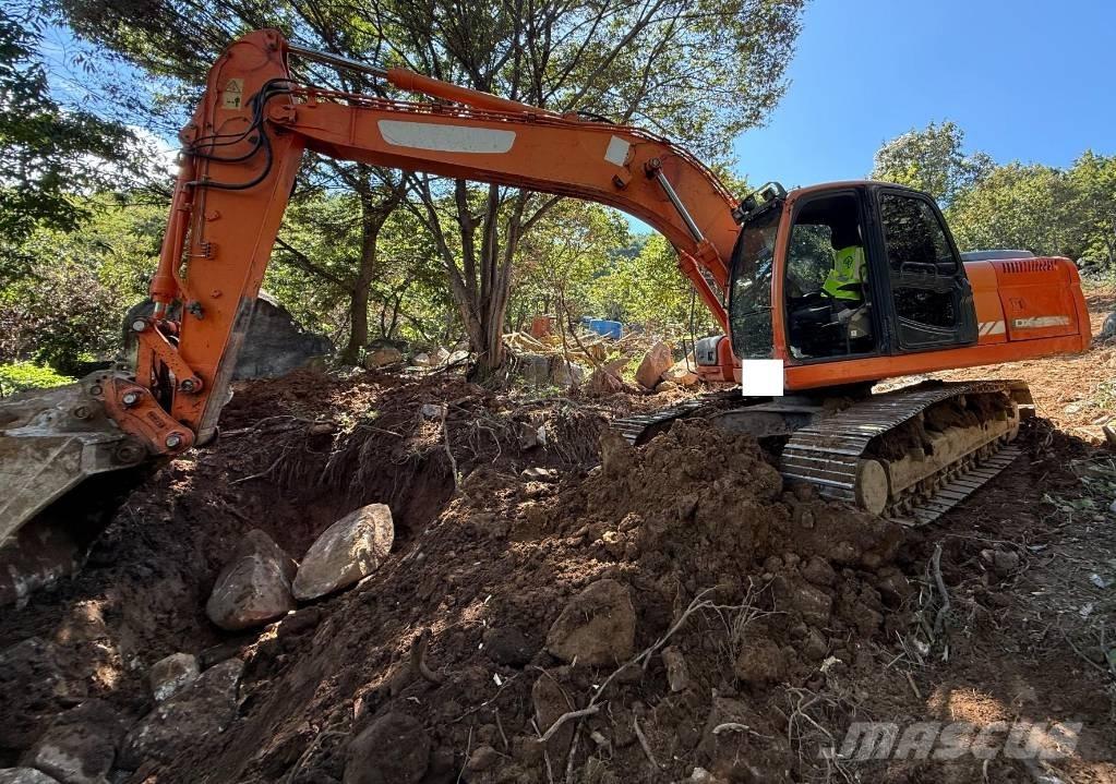 Doosan DX 220 LCA Bageri gusjeničari