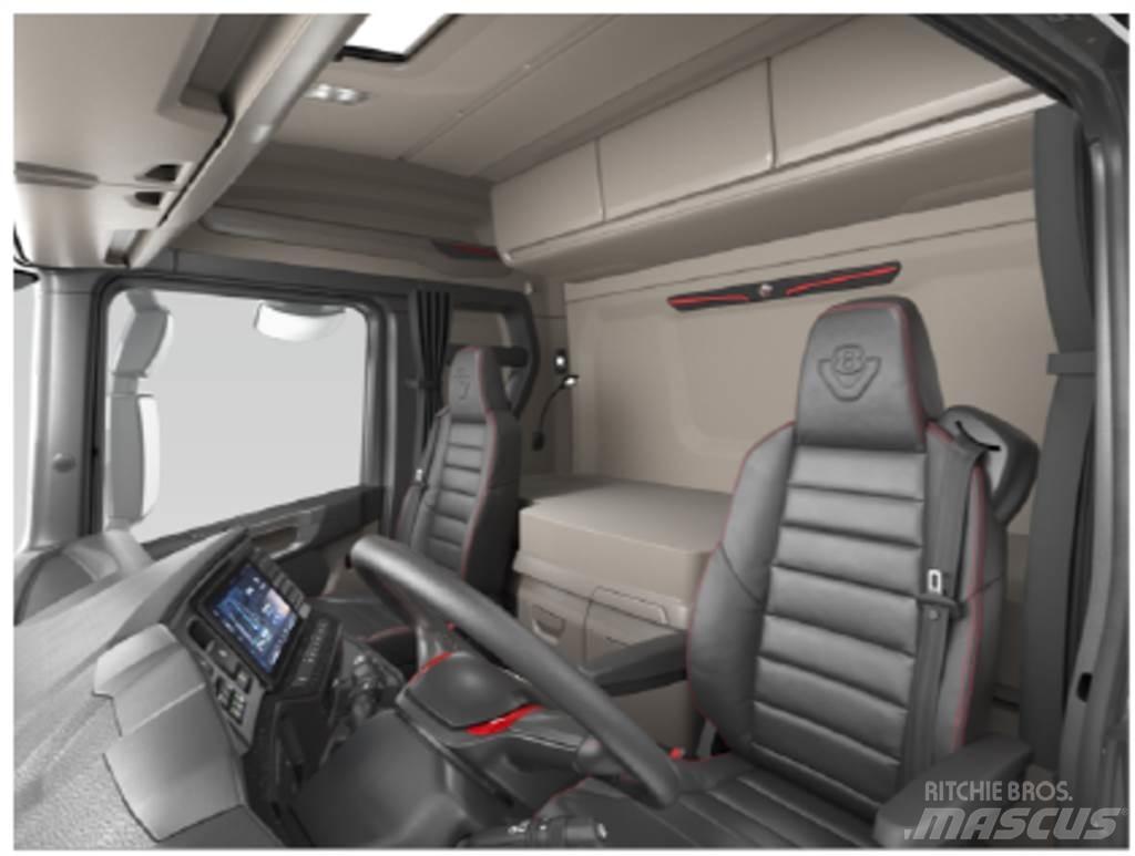 Scania R590 8x4 Rol kiper kamioni s kukama za dizanje