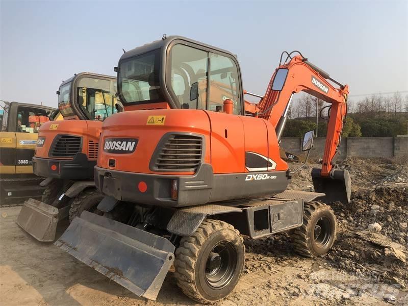Doosan DX60 Bageri gusjeničari