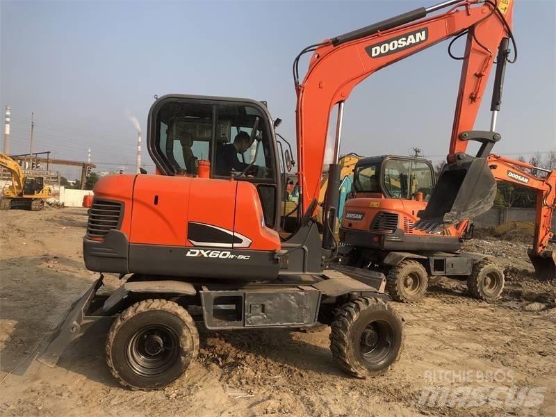 Doosan DX60 Bageri gusjeničari