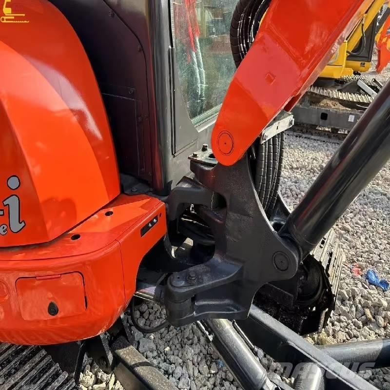 Kubota 163 Bageri gusjeničari