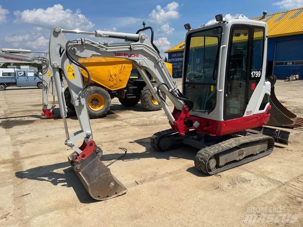 Takeuchi TB225 Mini bageri <7t