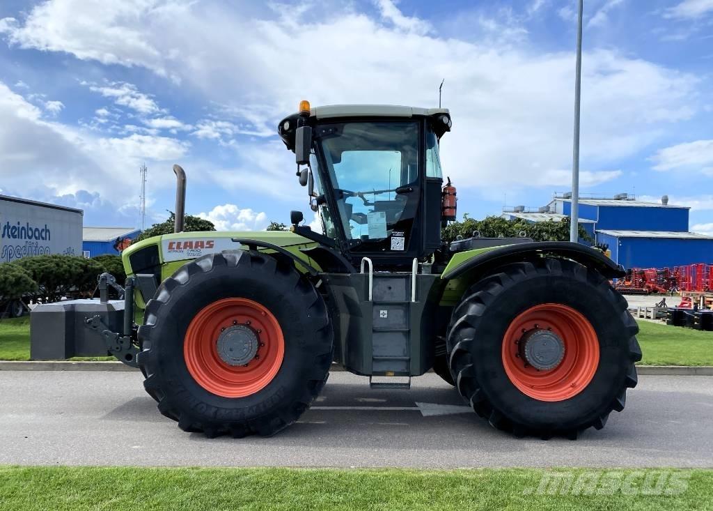 CLAAS Xerion 3800 Traktori