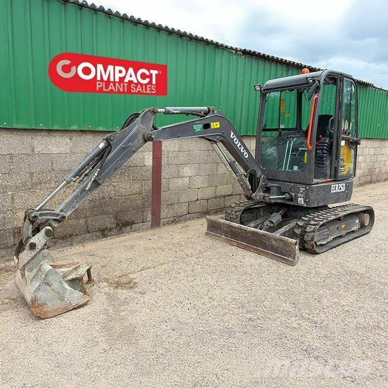 Volvo ECR25D Mini bageri <7t