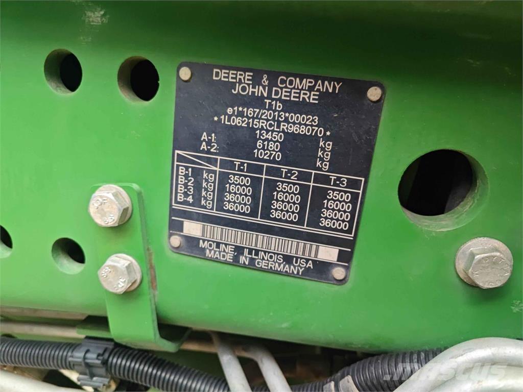 John Deere 6215R Traktori