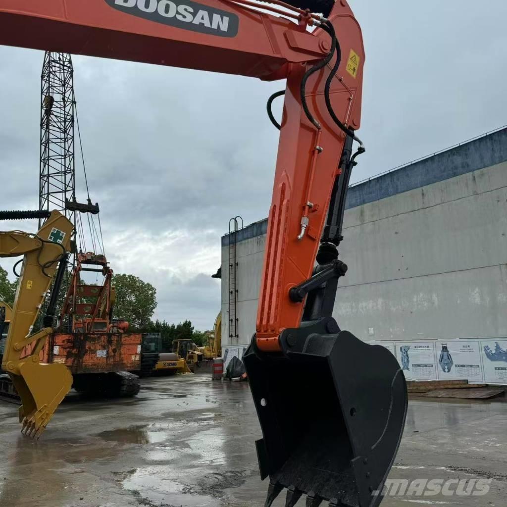 Doosan DX 225 LC Bageri gusjeničari