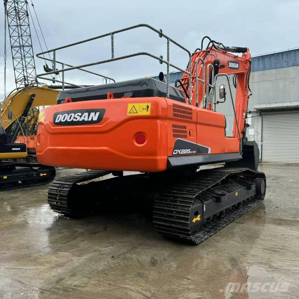 Doosan DX 225 LC Bageri gusjeničari