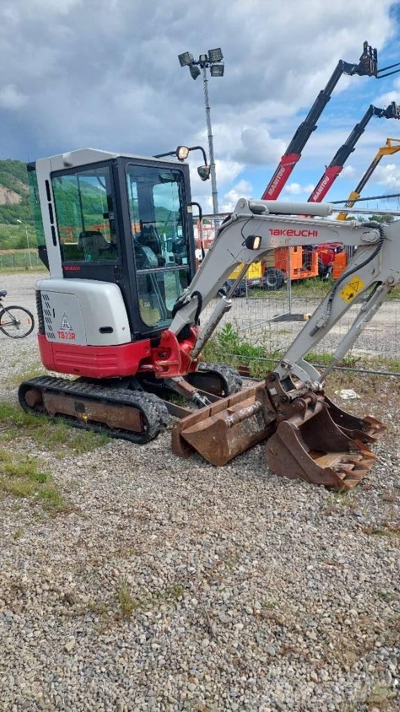 Takeuchi TB 23 R Mini bageri <7t