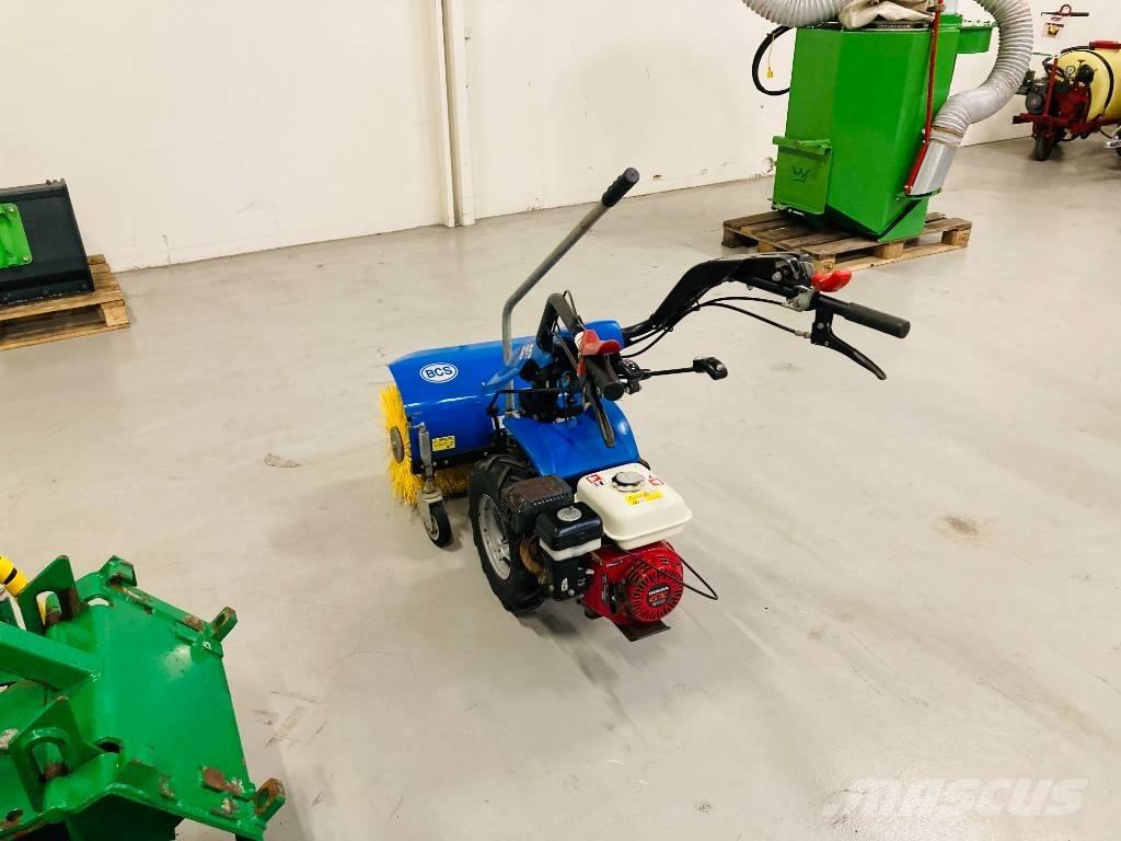 BCS Fejemaskine 615 Strojevi za metenje