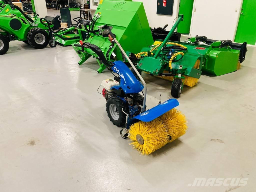 BCS Fejemaskine 615 Strojevi za metenje