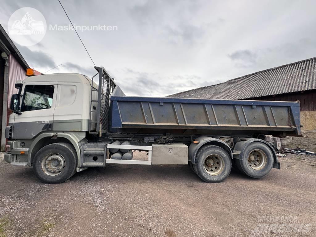 Scania P 124-360 Rol kiper kamioni s kukama za dizanje