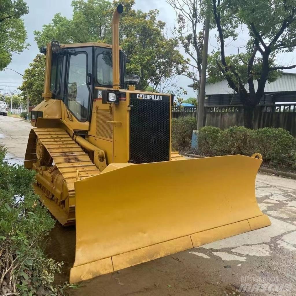 CAT D5M Buldožeri gusjeničari