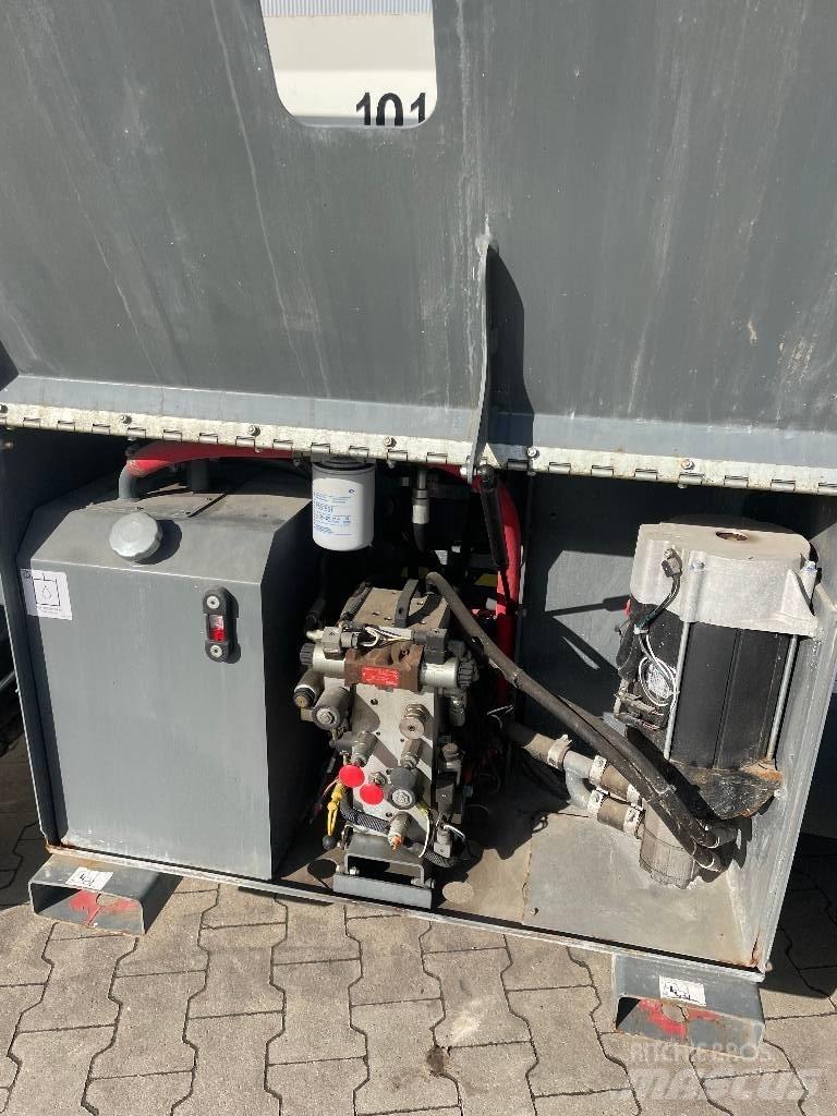 SkyJack SJ 6832 RTE Škaraste platforme