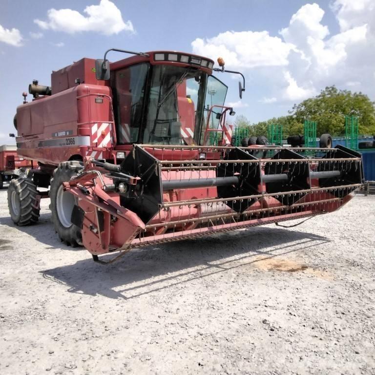 Case IH 2366E Kombajni