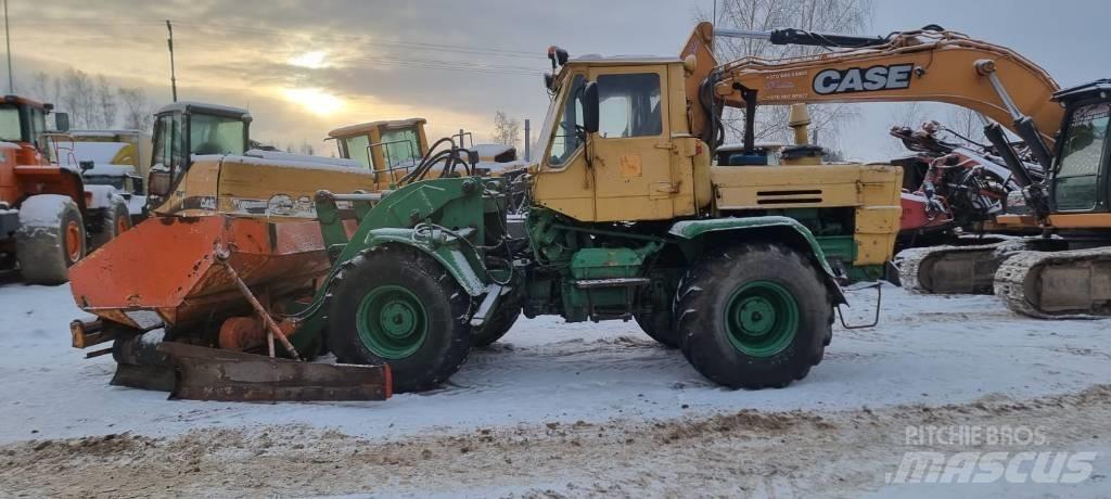  T-150 150 Vozila za prijevoz opreme za rad