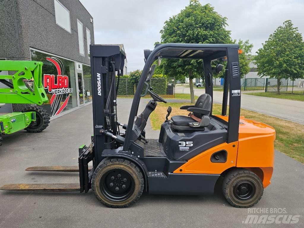 Doosan D 35 S-7 Dizelski viličari