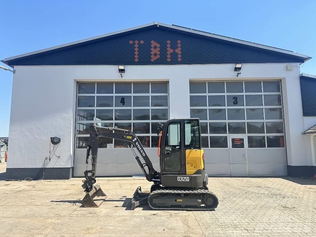 Volvo ECR 25 D Mini bageri <7t