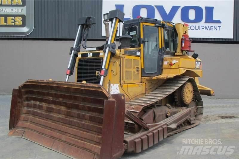 CAT D6R Buldožeri gusjeničari