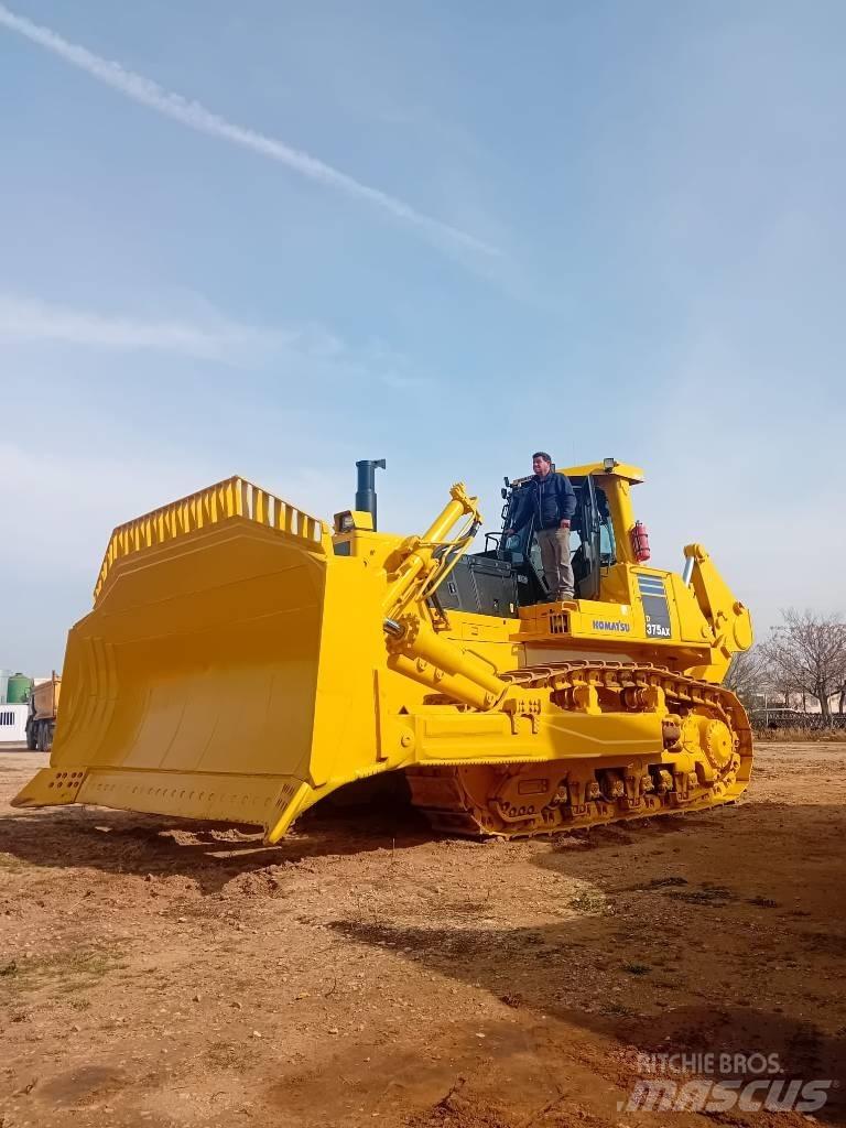 Komatsu D375AX Buldožeri gusjeničari