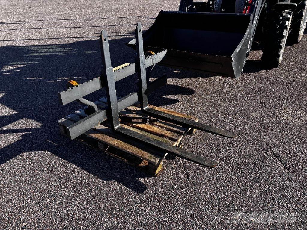 Valtra A 73 Traktori