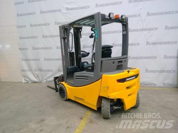 Jungheinrich EFG 320 Električni viličari