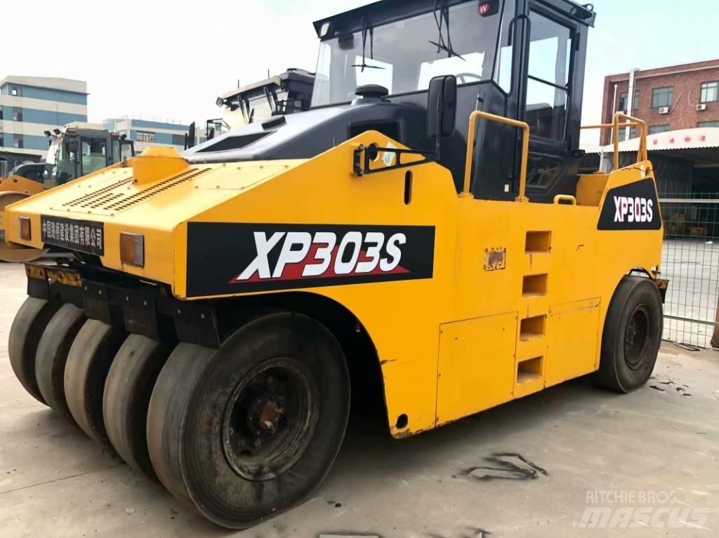 XCMG XP303 Gumeni valjci na kotačima