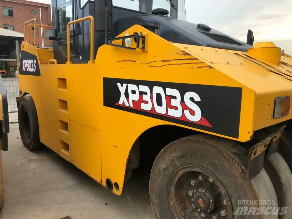 XCMG XP303 Gumeni valjci na kotačima