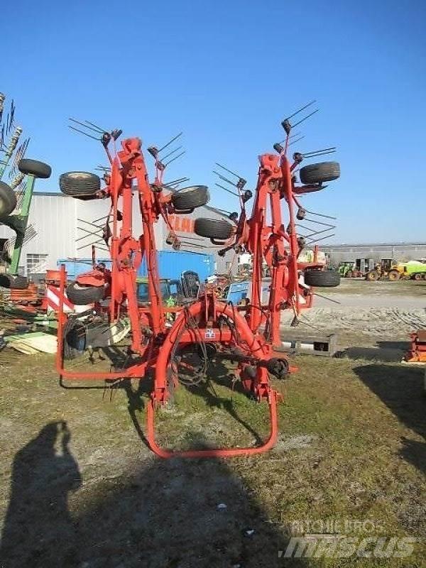 Kuhn GF8702 Okretači i sakupljači sijena